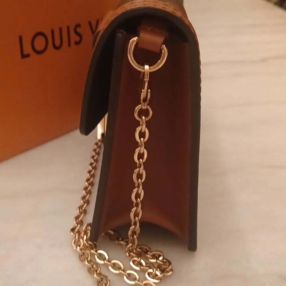 Authentic Dauphine reverse monogram - Picture 4 of 12
